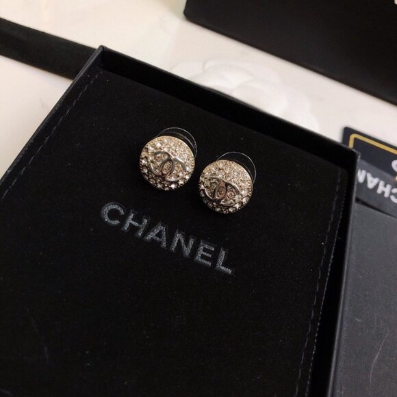Authentic Chanel earrings - Picture 6 of 8